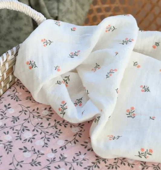 Lot de 2 langes en coton bio - Petites Fleurs – vue 2 – A Little Lovely Company