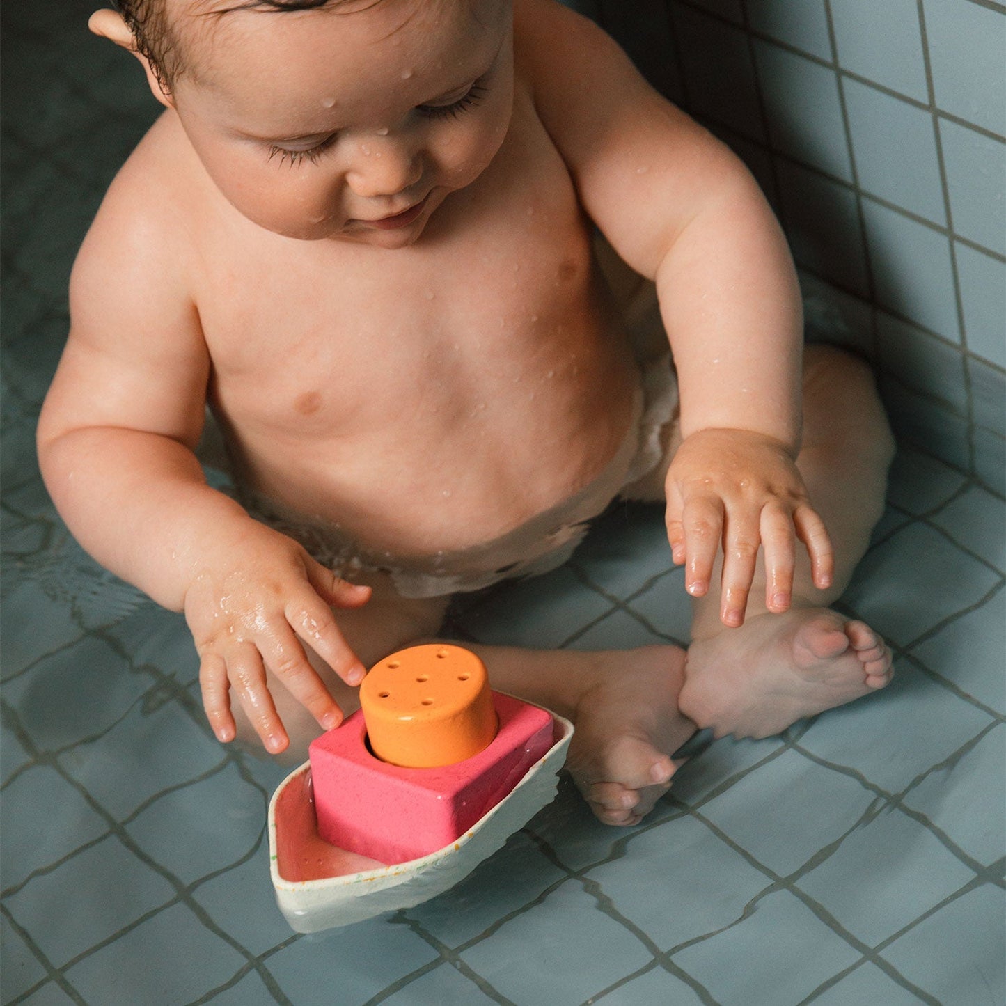 Bateau de bain en caoutchouc recyclé orange – vue produit 8
