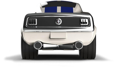 Elfenbeinweißer Ford Mustang - Baghera