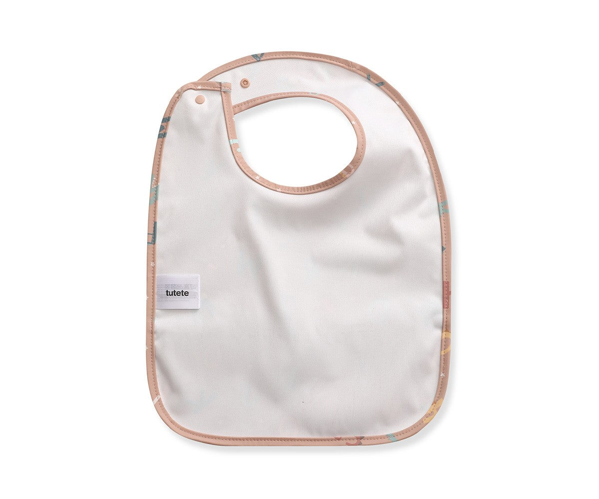 Lustiges wasserdichtes Lätzchen mit Alphabet-Buchstaben