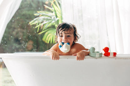 Flo The Floatie bleu marine – Jouet de bain et dentition bébé – vue produit 7