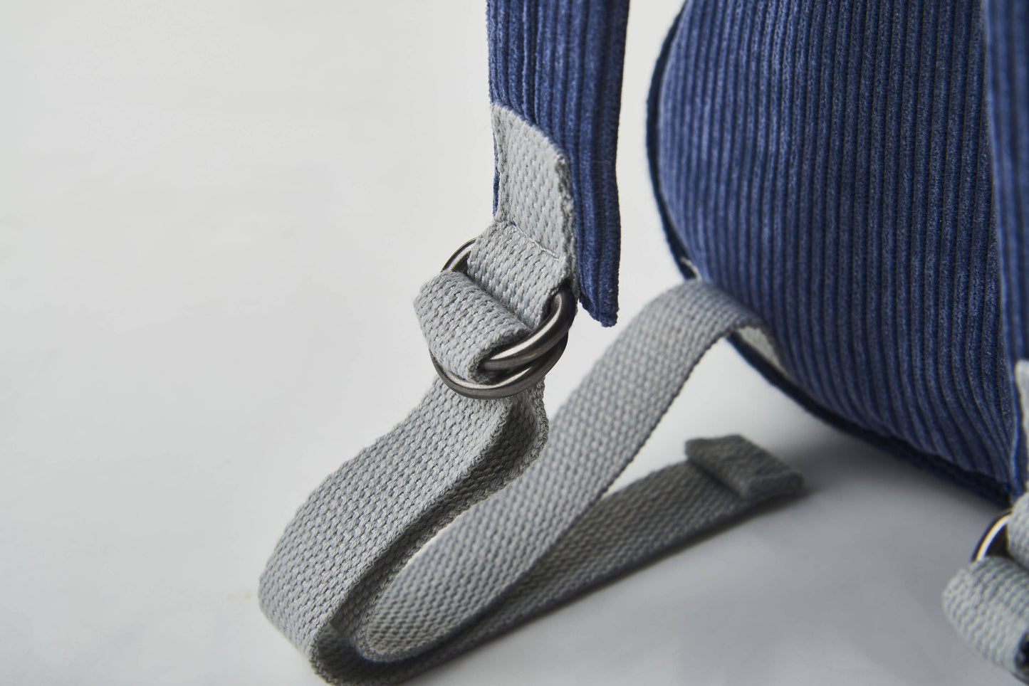 Gehäkelter Pinguin-Rucksack – Blau und Weiß