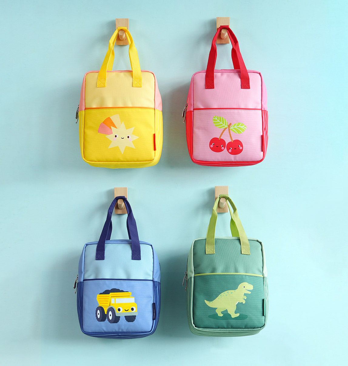 Petit sac à dos carré enfant - Cerises joyeuses – vue 3 – A Little Lovely Company