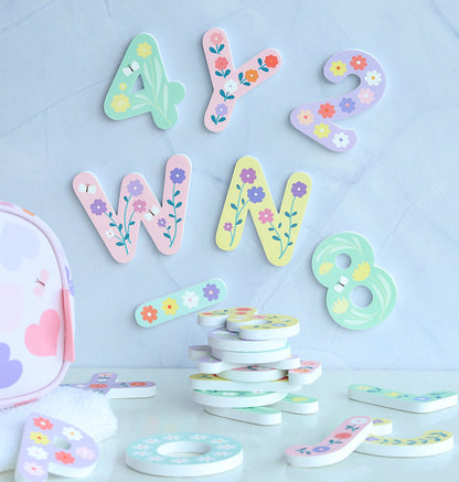 Lettres de bain en mousse - Fleurs – vue 6 – A Little Lovely Company