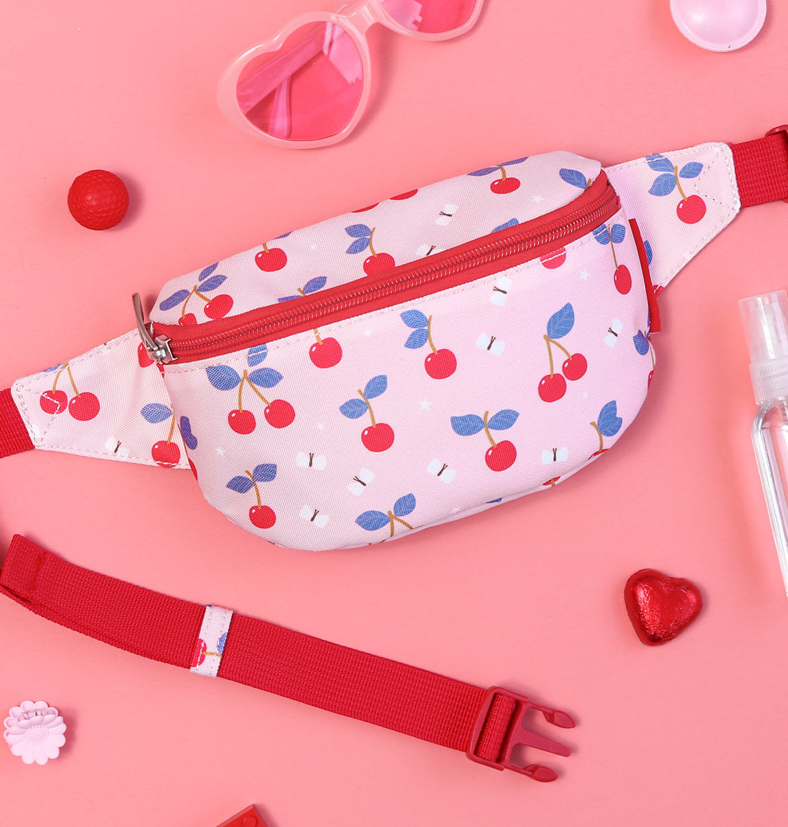Sac banane enfant - Cerises – vue 5 – A Little Lovely Company