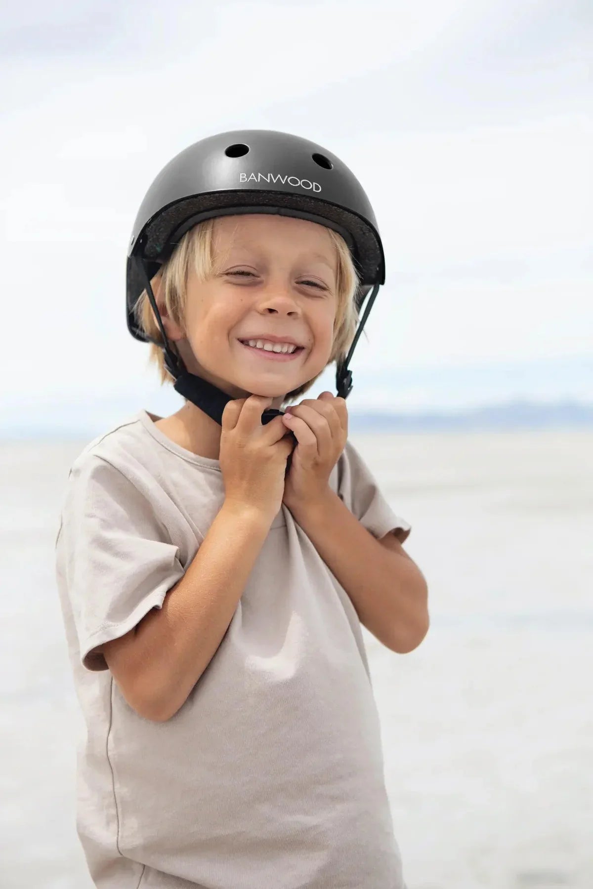 casque enfant noir mat banwood