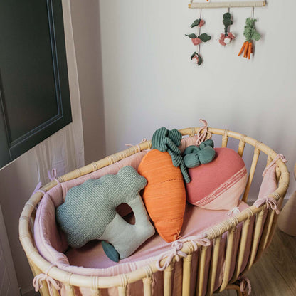 Coussin tricoté Cathy la Carotte – vue produit 4