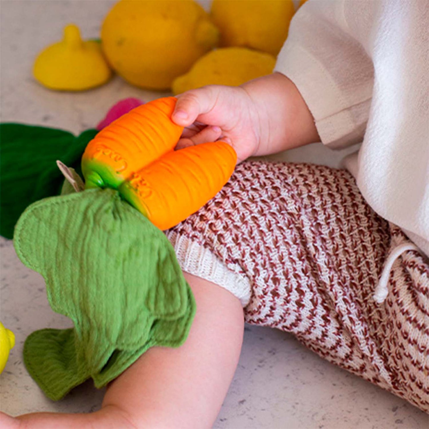 Cathy la Carotte – Mini doudou de dentition bébé – vue produit 6