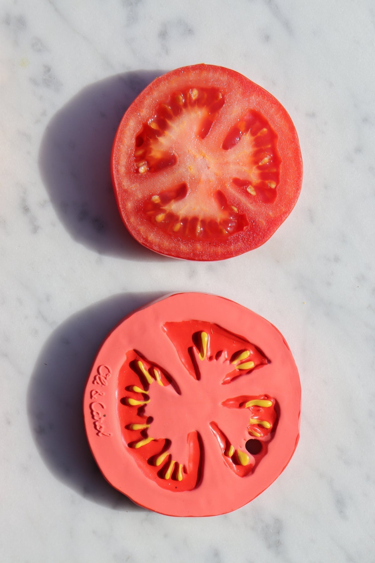 Renato la Tomate – Jouet de dentition bébé – vue produit 5