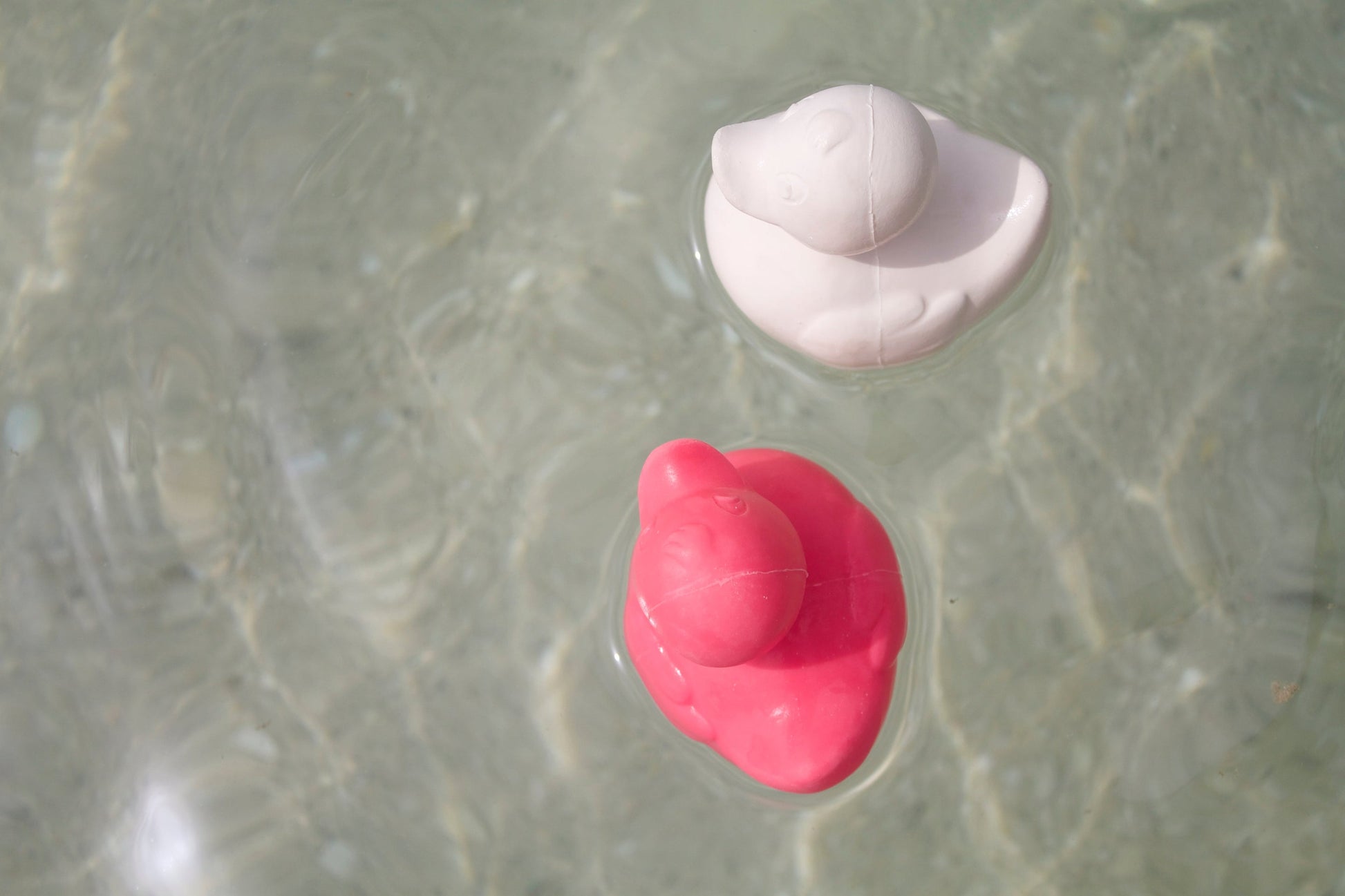 Elvis le Canard Rose – Jouet de bain et dentition bébé – vue produit 21