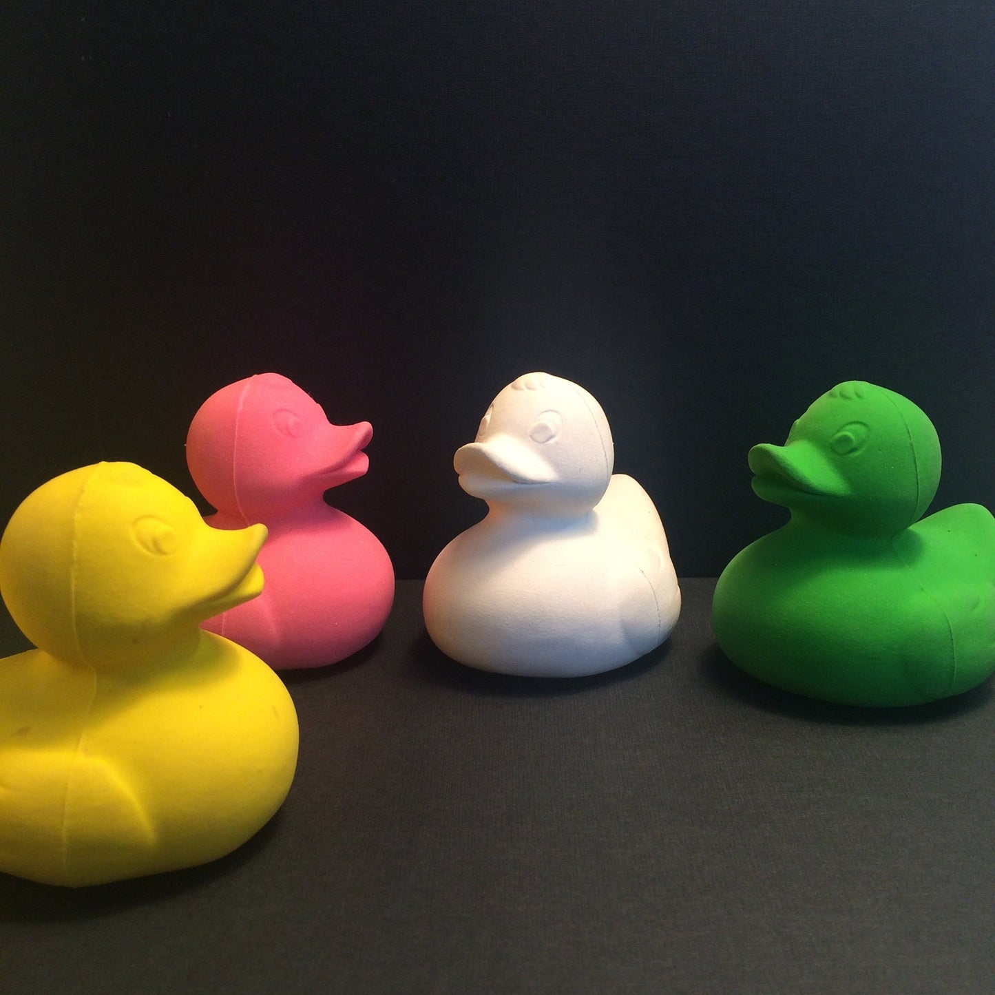 Elvis le Canard Rose – Jouet de bain et dentition bébé – vue produit 29