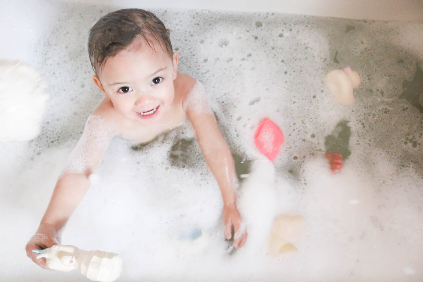 Elvis le Canard Pois Roses – Jouet de bain et dentition bébé – vue produit 14