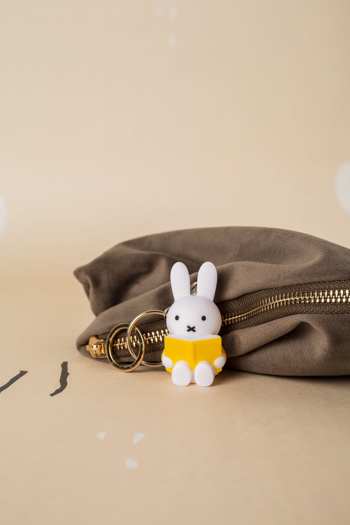 Miffy Rabbit Buch-Schlüsselanhänger