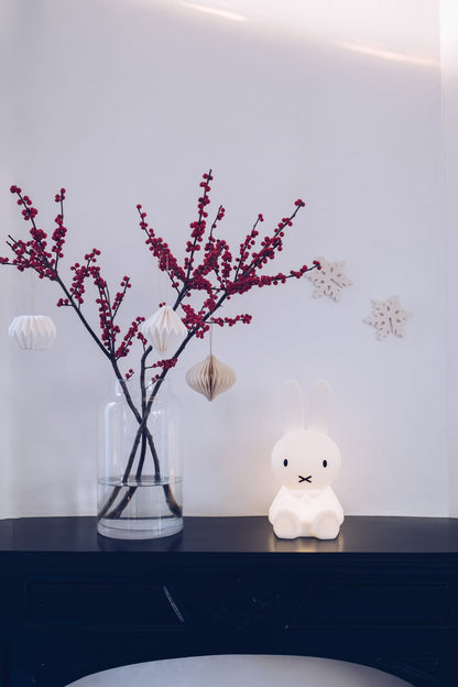 Veilleuse Miffy First Light Mr Maria, mise en scène festive