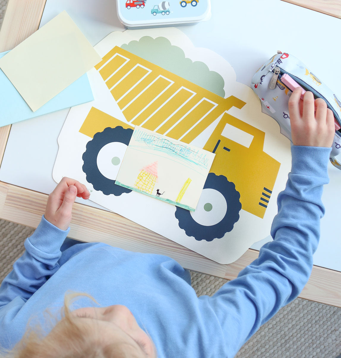 Set de table enfant - Camion-benne – vue 4 – A Little Lovely Company