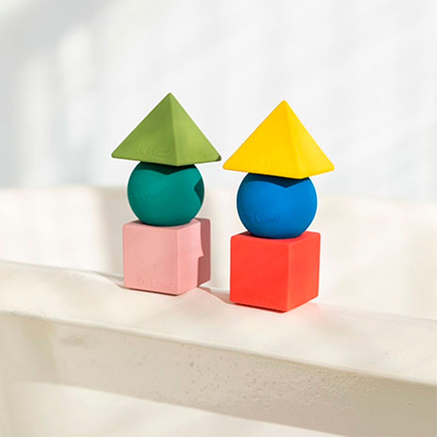 3 formes géométriques couleurs classiques – Blocs à empiler bébé – Oli&Carol x Bauhaus Movement – vue produit 8