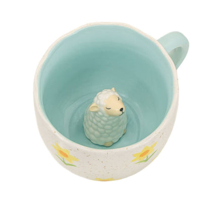 Tasse mit Schaf-Überraschung