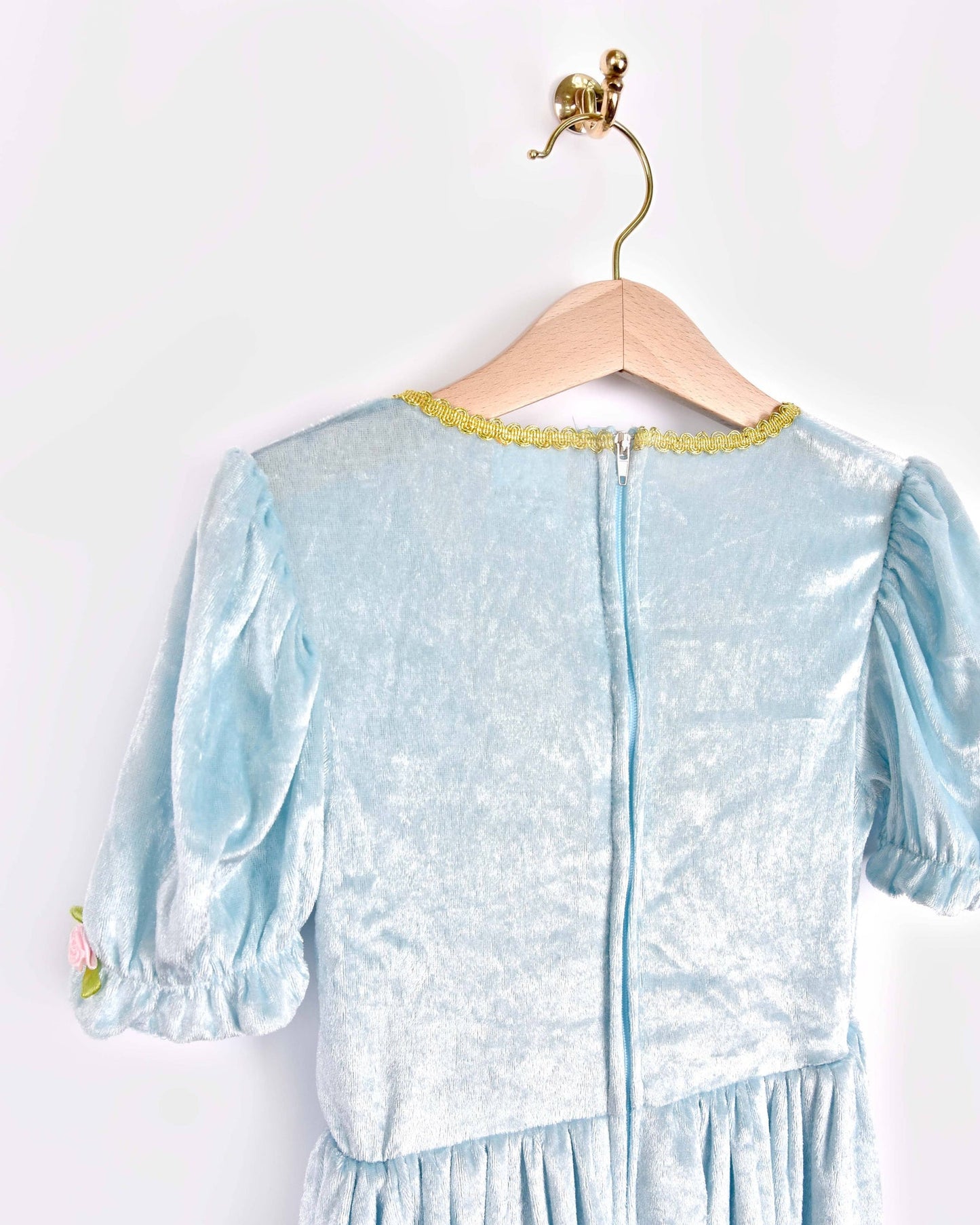Hellblaues Samt-Prinzessinnenkleid 98-104 cm 2-4 Jahre