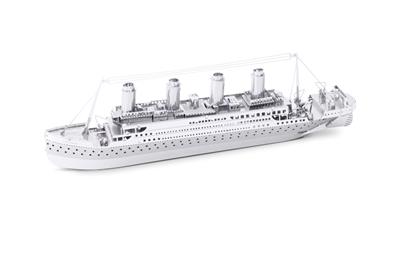 MetalEarth Bateaux: TITANIC 13.37x3.96x2.28cm, maquette 3D en métal avec 2 feuilles, sur carte 12x17cm, 14+